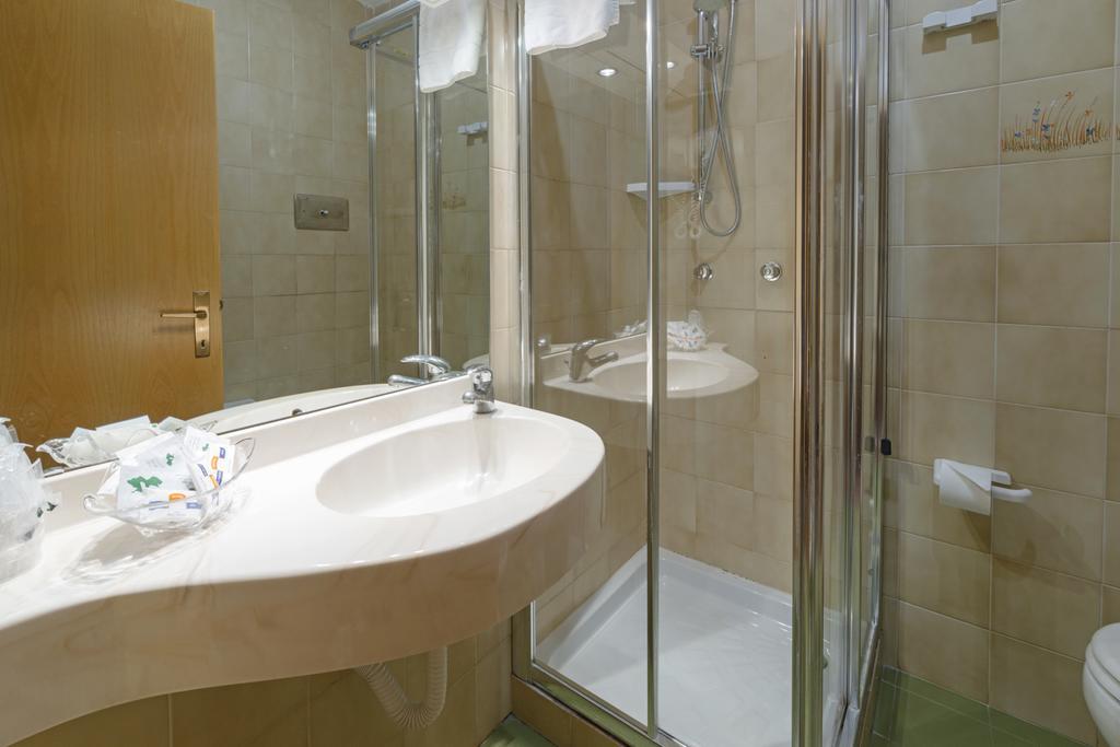 Hotel Bavaria Levico Terme Eksteriør billede